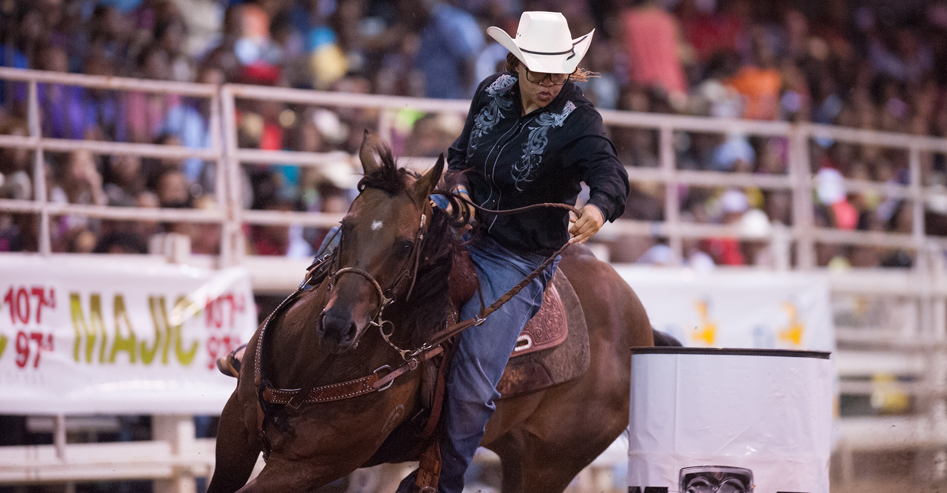 Ladies Barrel Racing